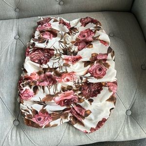 L’AGENCE. Rose ruched mini skirt. Great for summer! Worn once